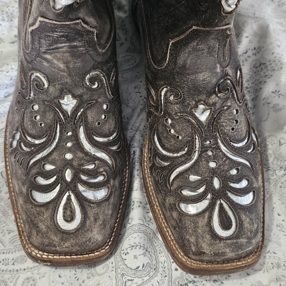 Roper 10.5 Metallic Underlay Boots EUC Tan Silver Cowgirl Like New - Picture 4 of 12